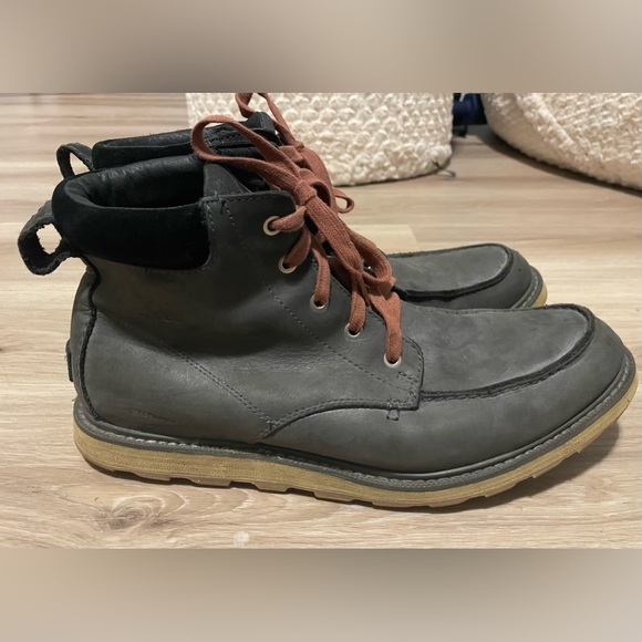 Sorel Toe Boot